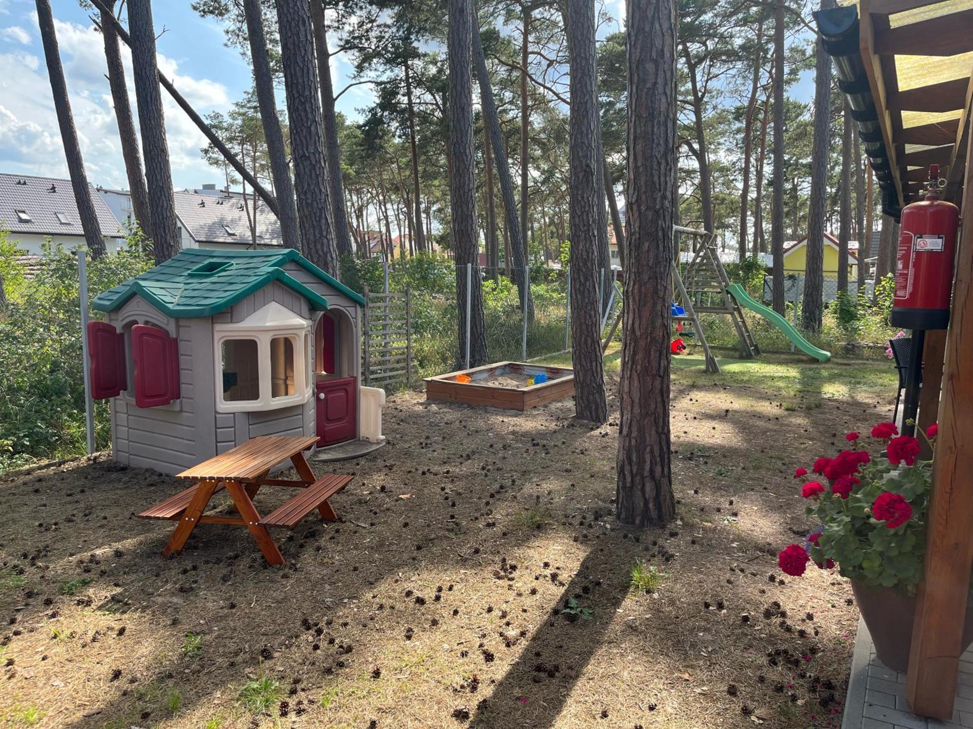 Domki Letniskowe Wiktorek Dziwnówek Exterior foto